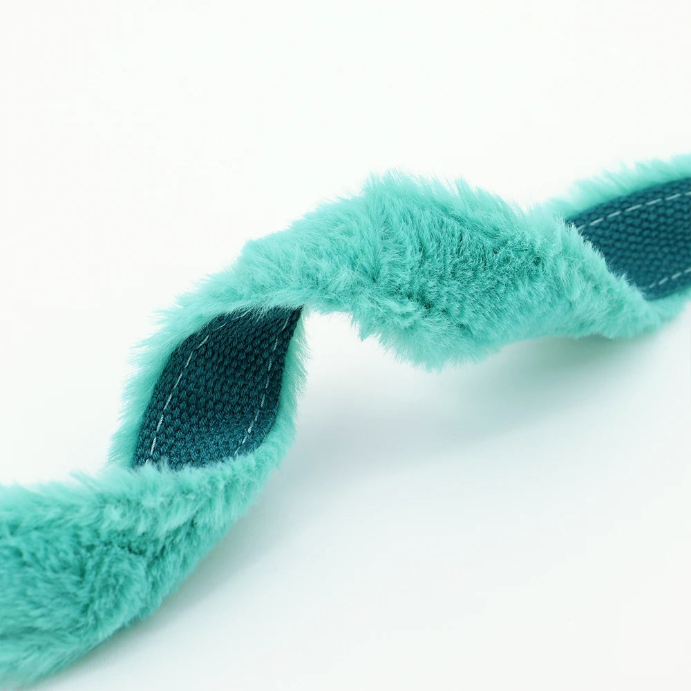 Gepersonaliseerde Teddy Halsband – Warm, Zacht en Veilig