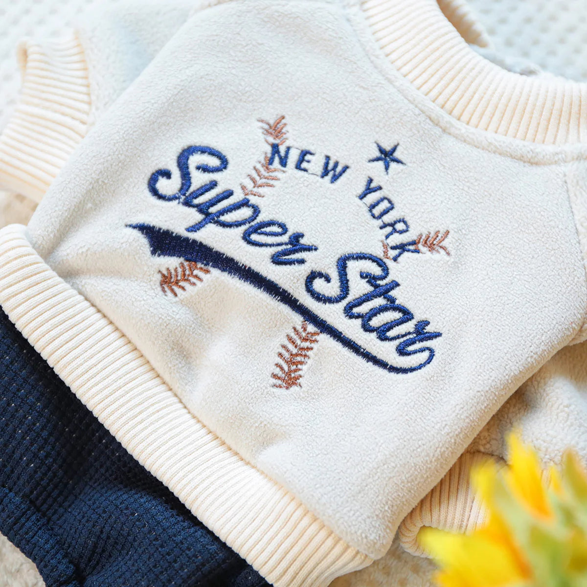 Bukser og sweaterjumpsuit