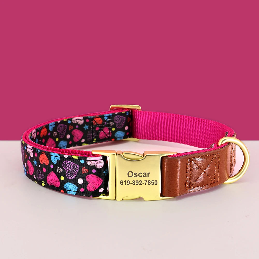 Mooie Gepersonaliseerde Halsband met Bloemenprint – Stijl en Veiligheid voor Jouw Hond