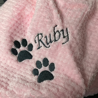 Hundedecke – Persönlich bestickt mit Namen