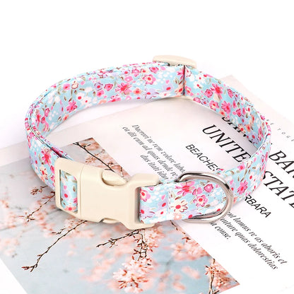 Nylon Hondenhalsband met Bloemenprint – Stijlvol en Verstelbaar