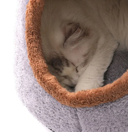 Niedliches Katzenbett mit Bärenkopf – warme, gemütliche Höhle für ultimativen Komfort