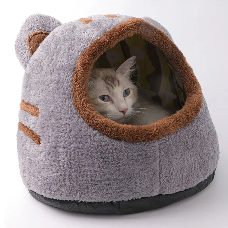 Niedliches Katzenbett mit Bärenkopf – warme, gemütliche Höhle für ultimativen Komfort