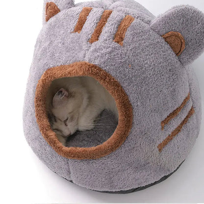 Niedliches Katzenbett mit Bärenkopf – warme, gemütliche Höhle für ultimativen Komfort