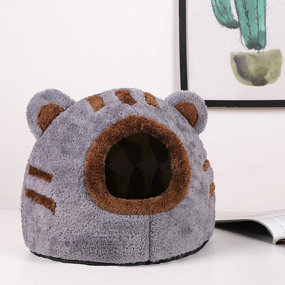 Niedliches Katzenbett mit Bärenkopf – warme, gemütliche Höhle für ultimativen Komfort